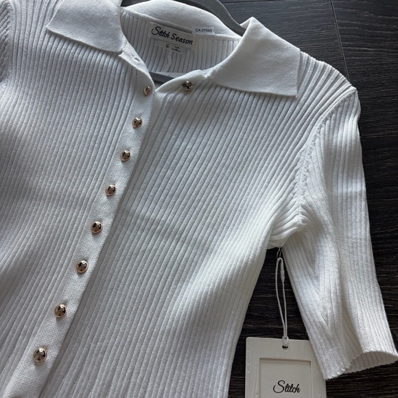 White Button-Up Ribbed Top - Picture 2 of 4